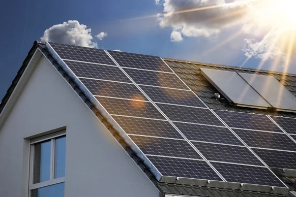 Sončne elektrarne – pot do prihranka, energetske neodvisnosti in trajnostnega doma